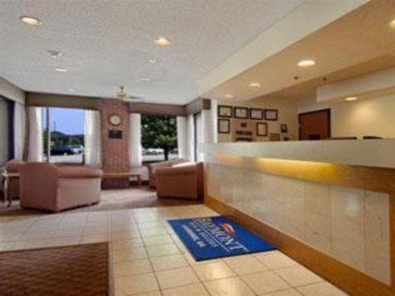 Baymont By Wyndham Lagrange Otel Dış mekan fotoğraf